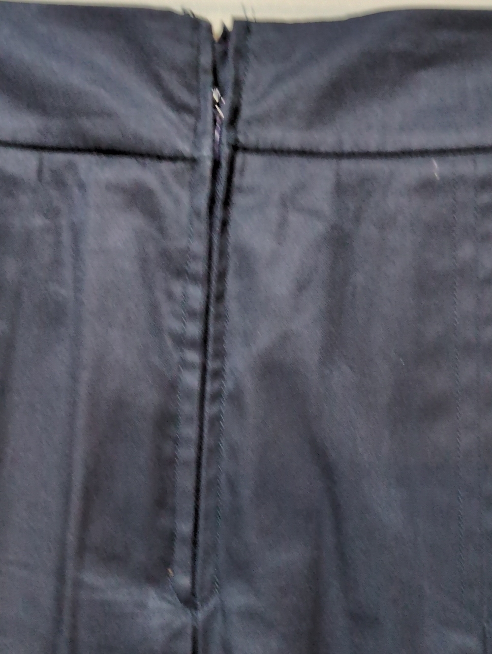 Brooks Brothers Navy Pleated Skirt, Size 14 - Picture 6 of 7